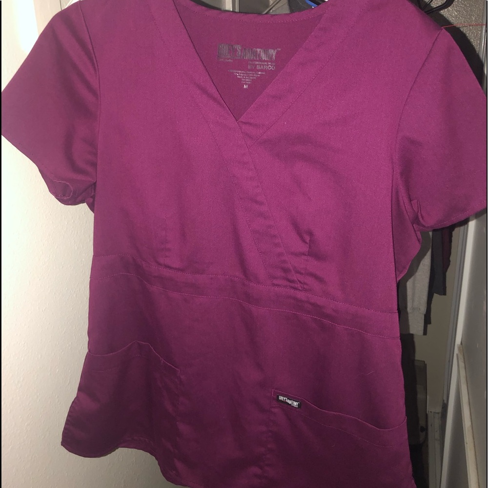 Scrub shirt